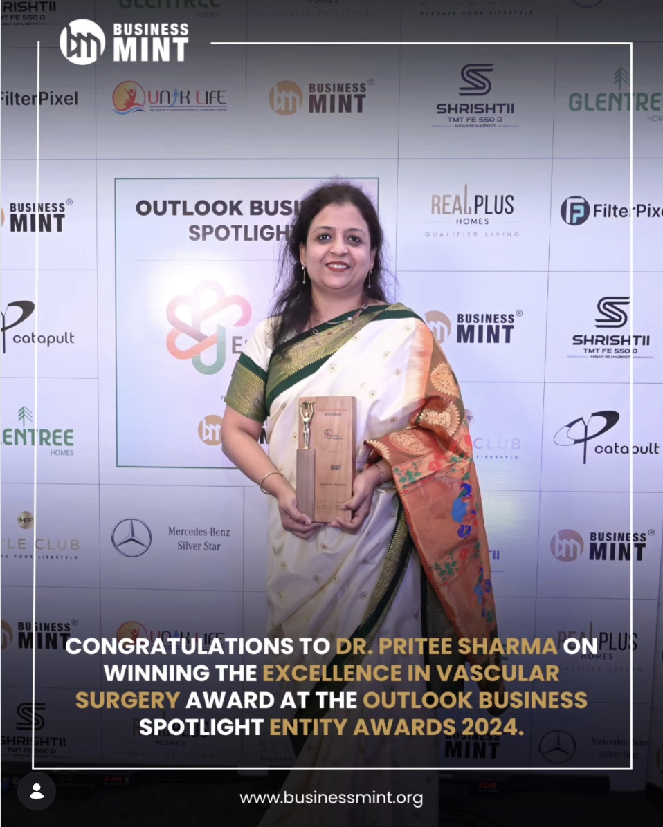 Dr. Pritee Sharma receiving the Excellence in Vascular Surgery Award at the Outlook Business Spotlight Entity Awards 2024